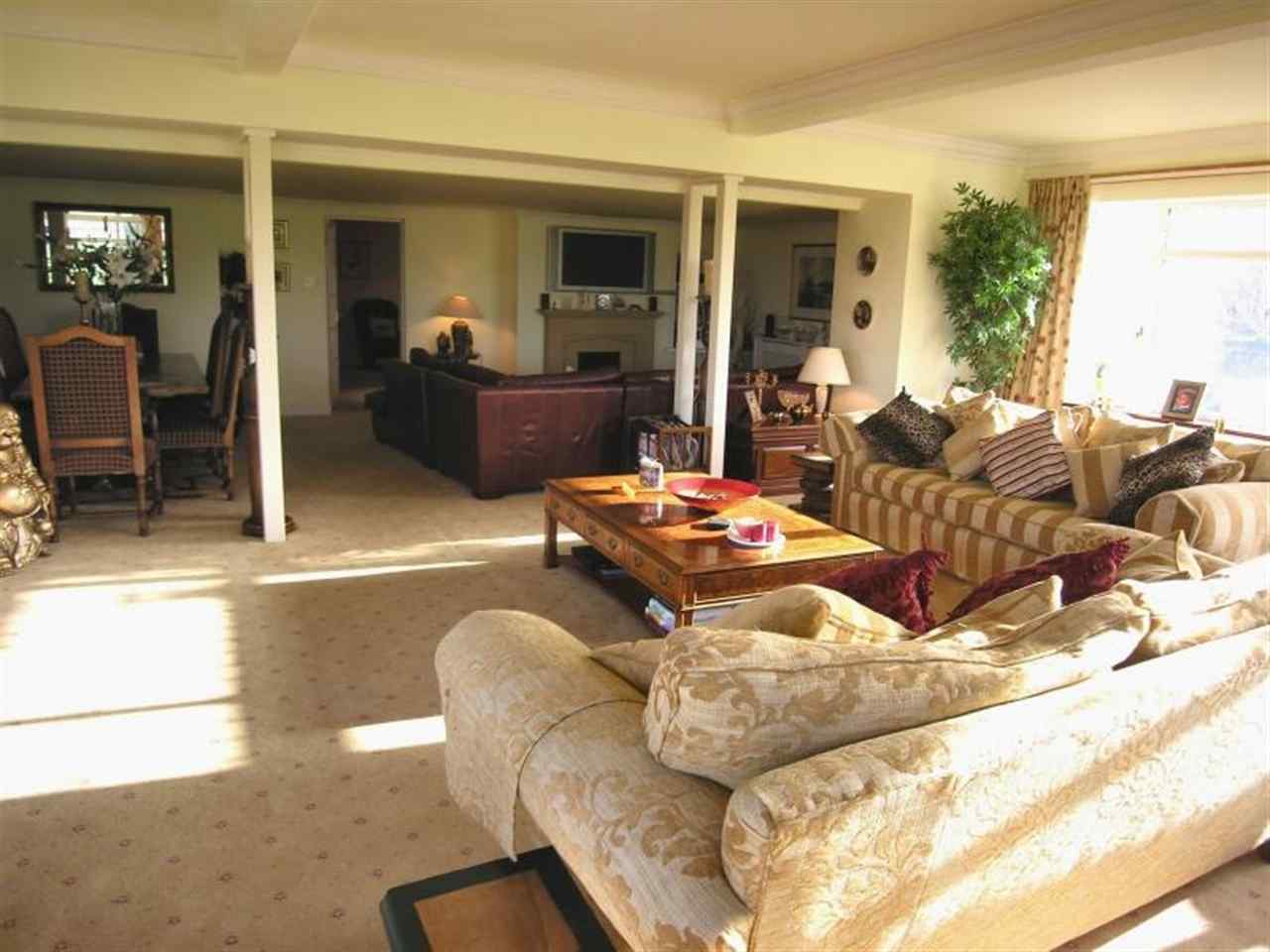 resized-2349823-Lounge dining room.jpg